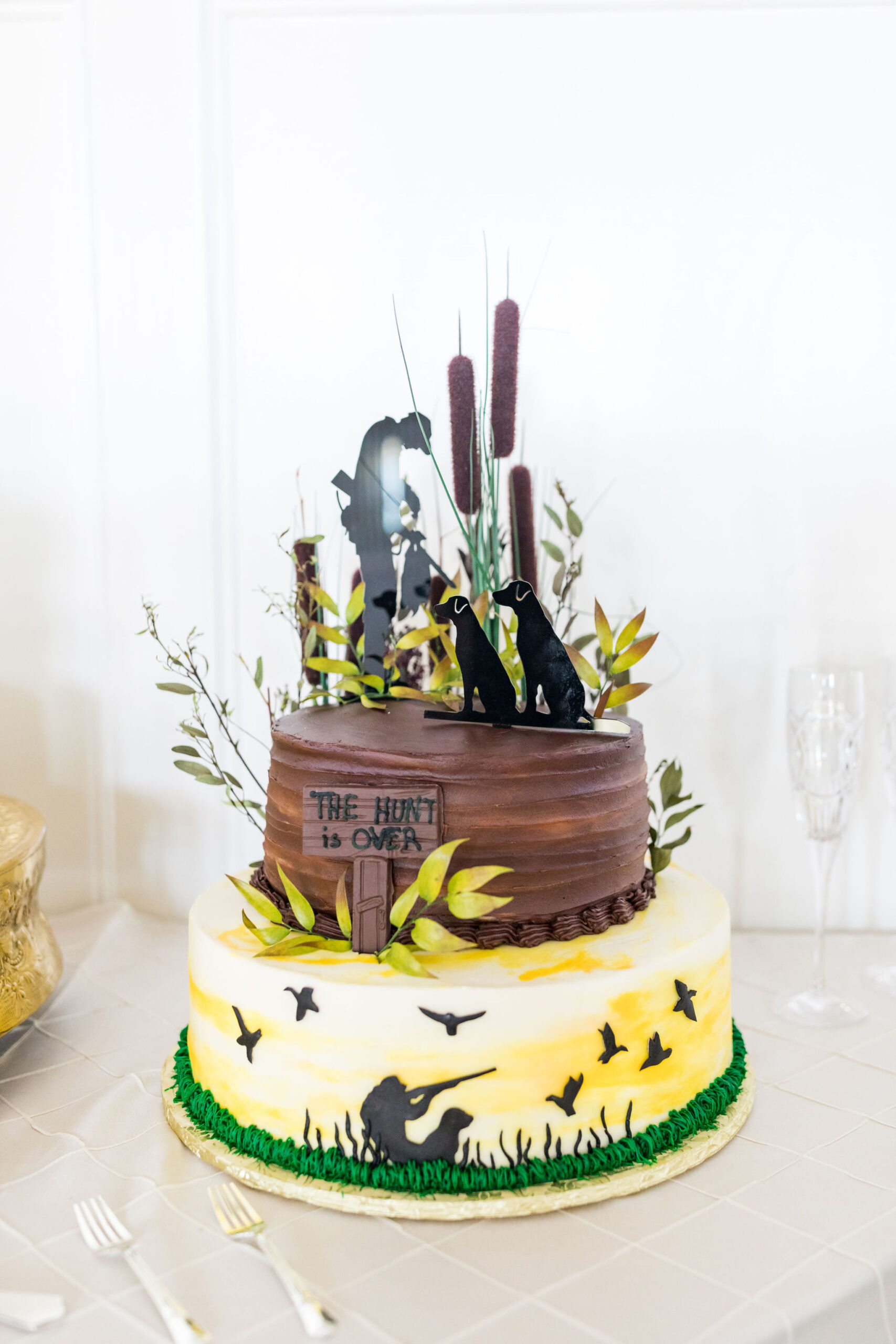 A duck hunt-themed groom's cake
