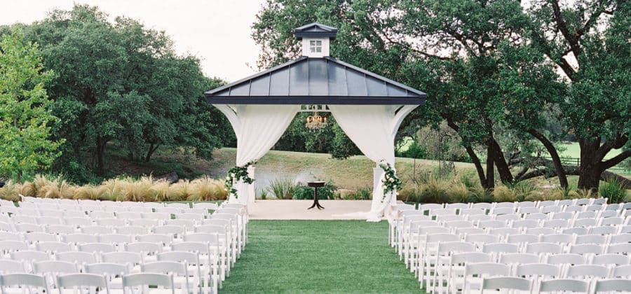 Indoor or Outdoor Wedding Ceremony?